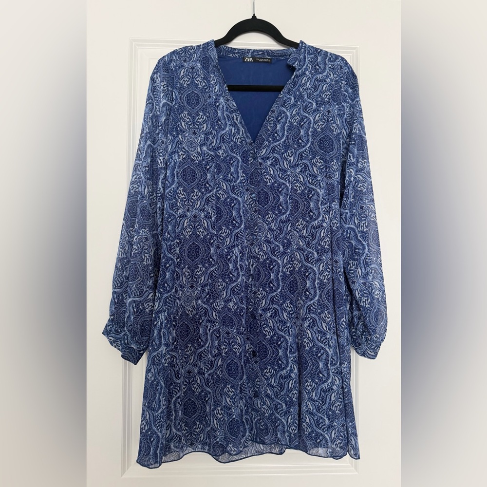 Zara Blue / White Printed V-Neck Long Sleeve Dress - Size Medium